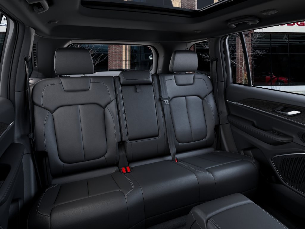 New 2026 Jeep Grand Cherokee Limited w/ Limited Altitude Package AWD/4WD image 15