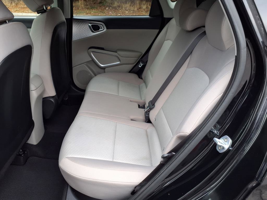 Used 2020 Kia Soul LX image 10