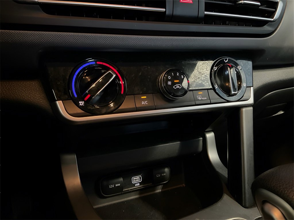 Used 2023 Kia Seltos LX image 23