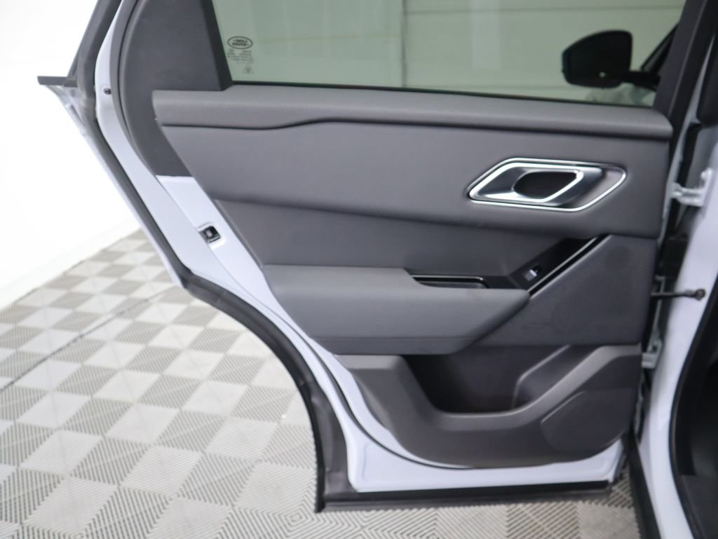 Used 2025 Land Rover Range Rover Velar Dynamic SE image 27