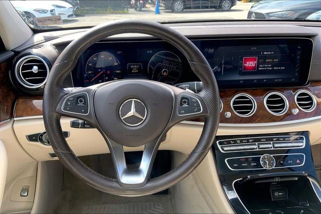 Used 2018 Mercedes-Benz E 300 4MATIC image 4