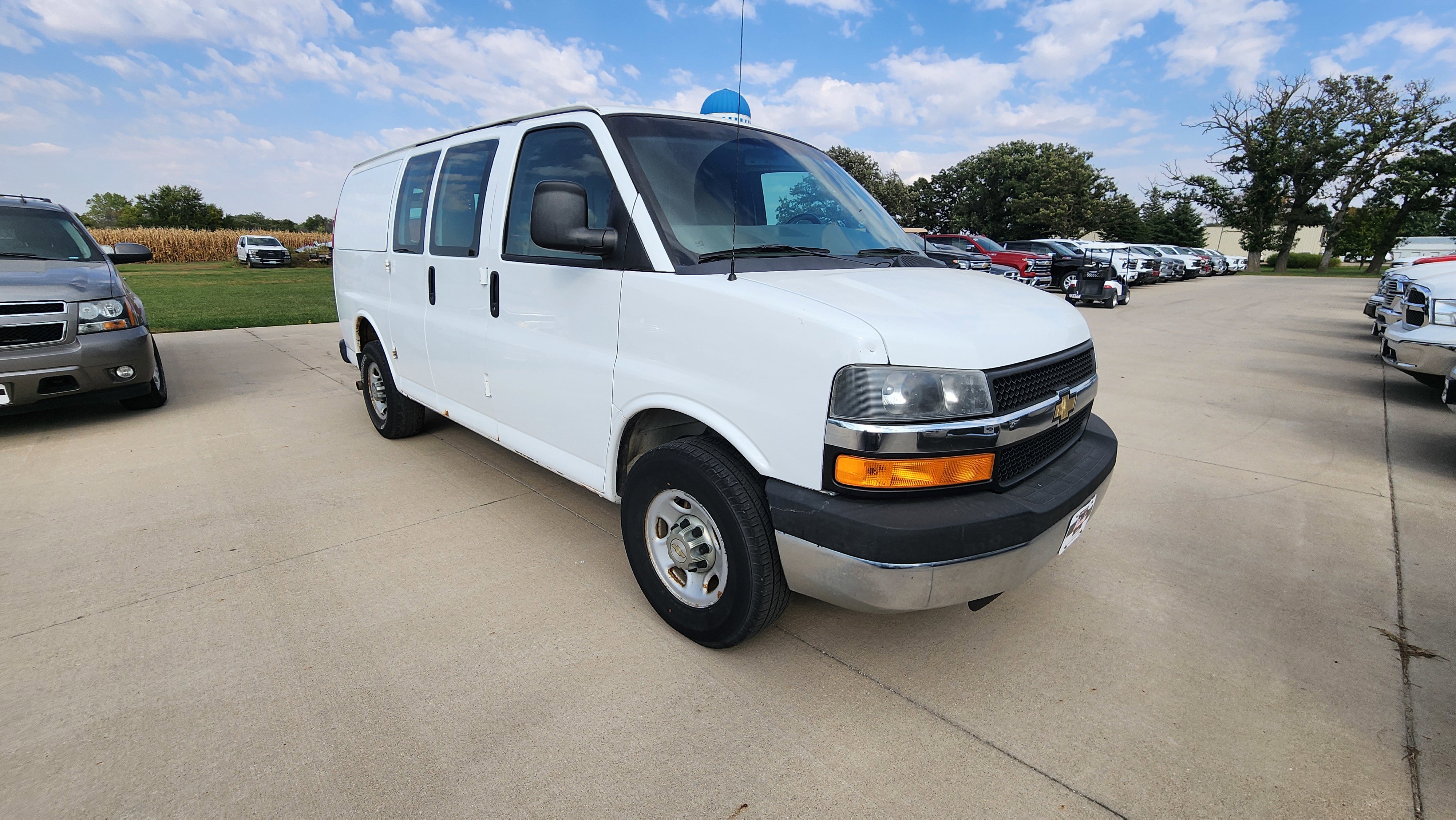 Used 2014 Chevrolet Express 2500 w/ Express Access Plus Package image 3