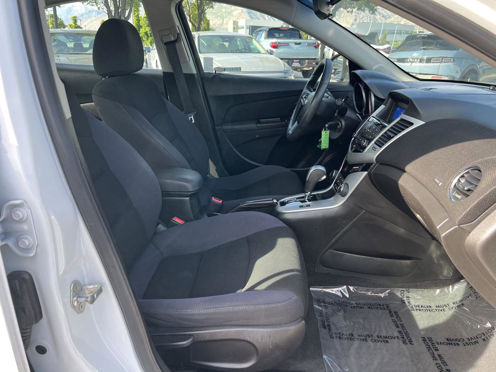 Used 2014 Chevrolet Cruze LT FWD image 17