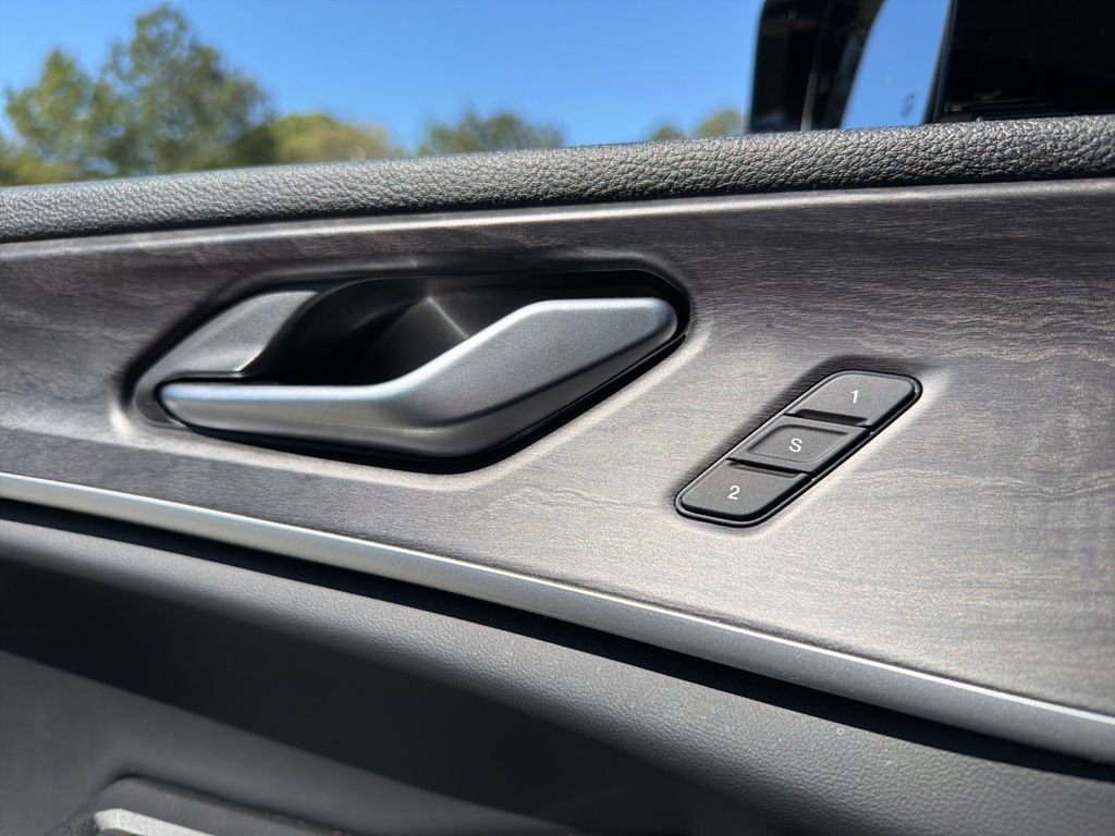 Used 2025 Jeep Grand Cherokee Limited AWD/4WD image 17