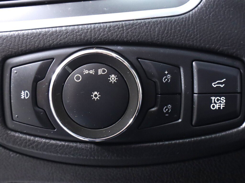 Used 2022 Ford Edge Titanium image 10