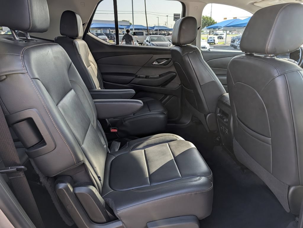 Used 2021 Chevrolet Traverse LT w/ LT Premium Package FWD image 32