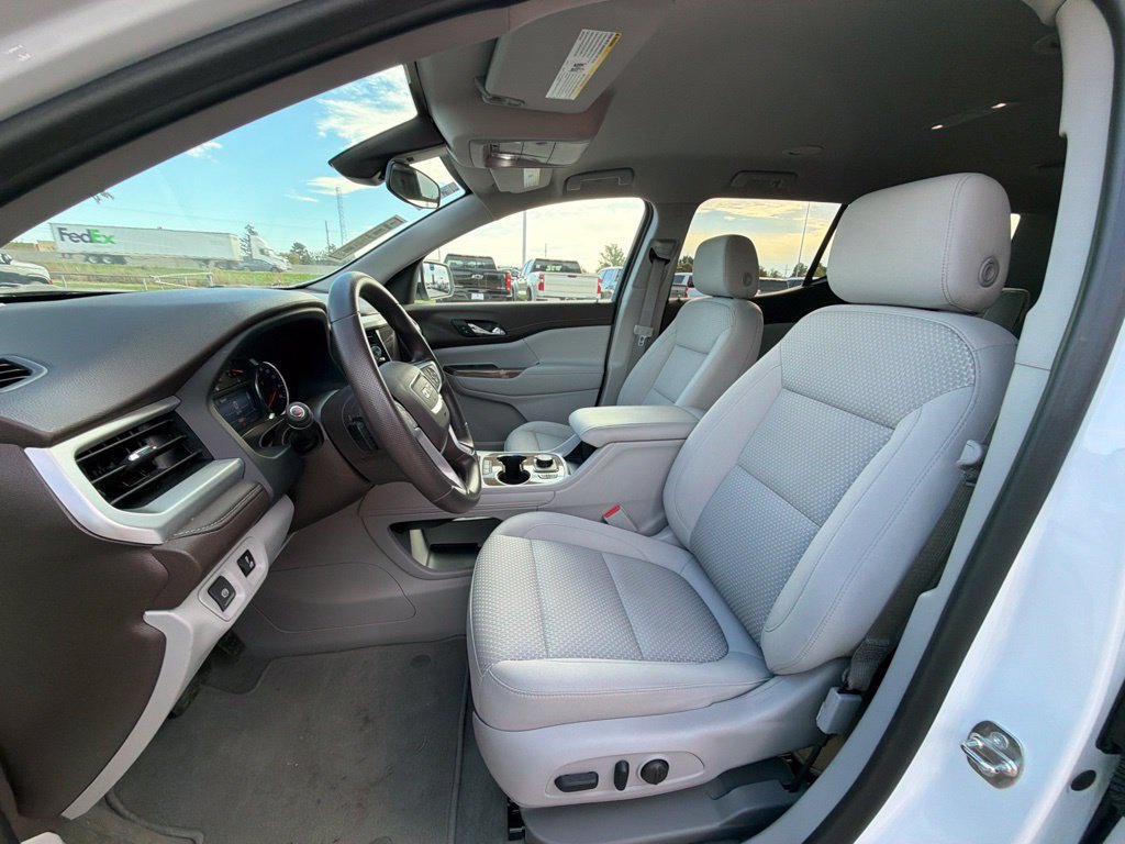 Used 2023 GMC Acadia SLE w/ Driver Convenience Package FWD image 21