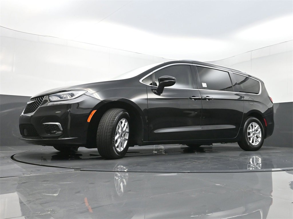 Used 2021 Chrysler Pacifica Touring-L image 29
