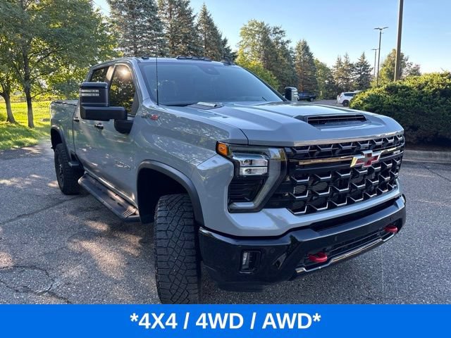 Used 2025 Chevrolet Silverado 2500 ZR2 w/ Technology Package AWD/4WD image 2