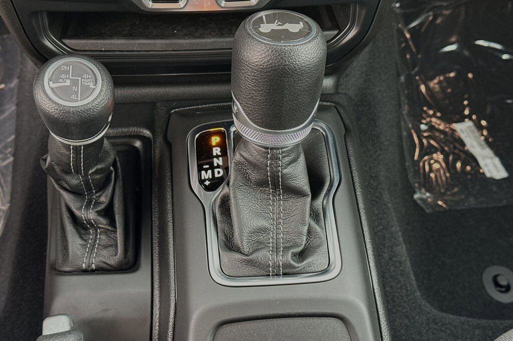 New 2024 Jeep Wrangler Unlimited Sahara AWD/4WD image 18
