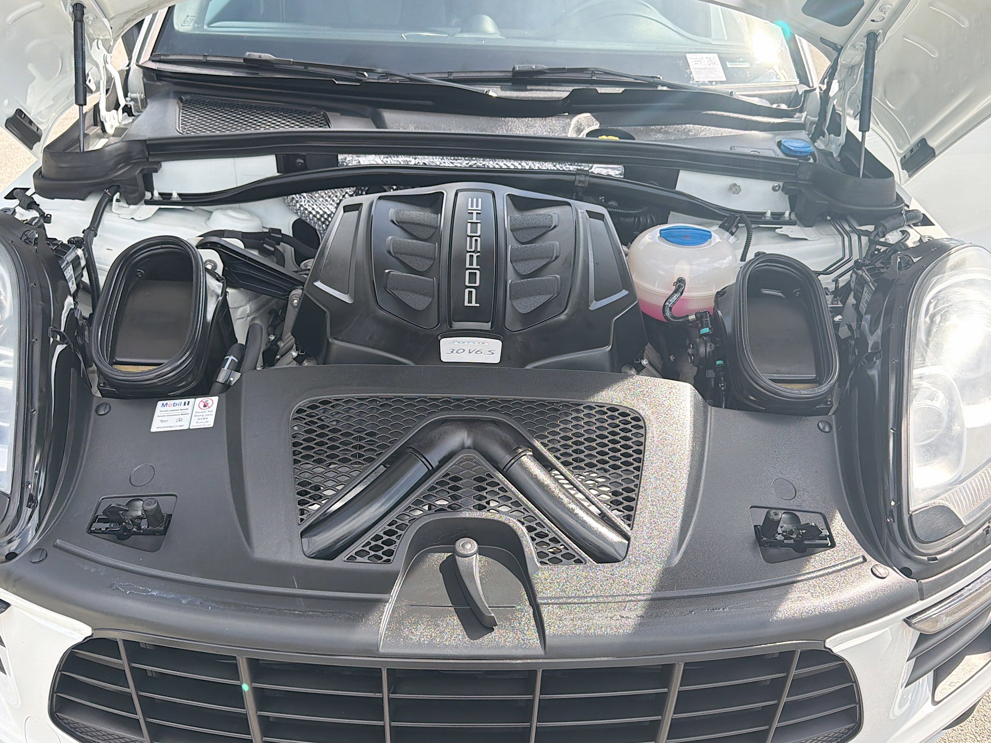 Used 2018 Porsche Macan S AWD/4WD image 36