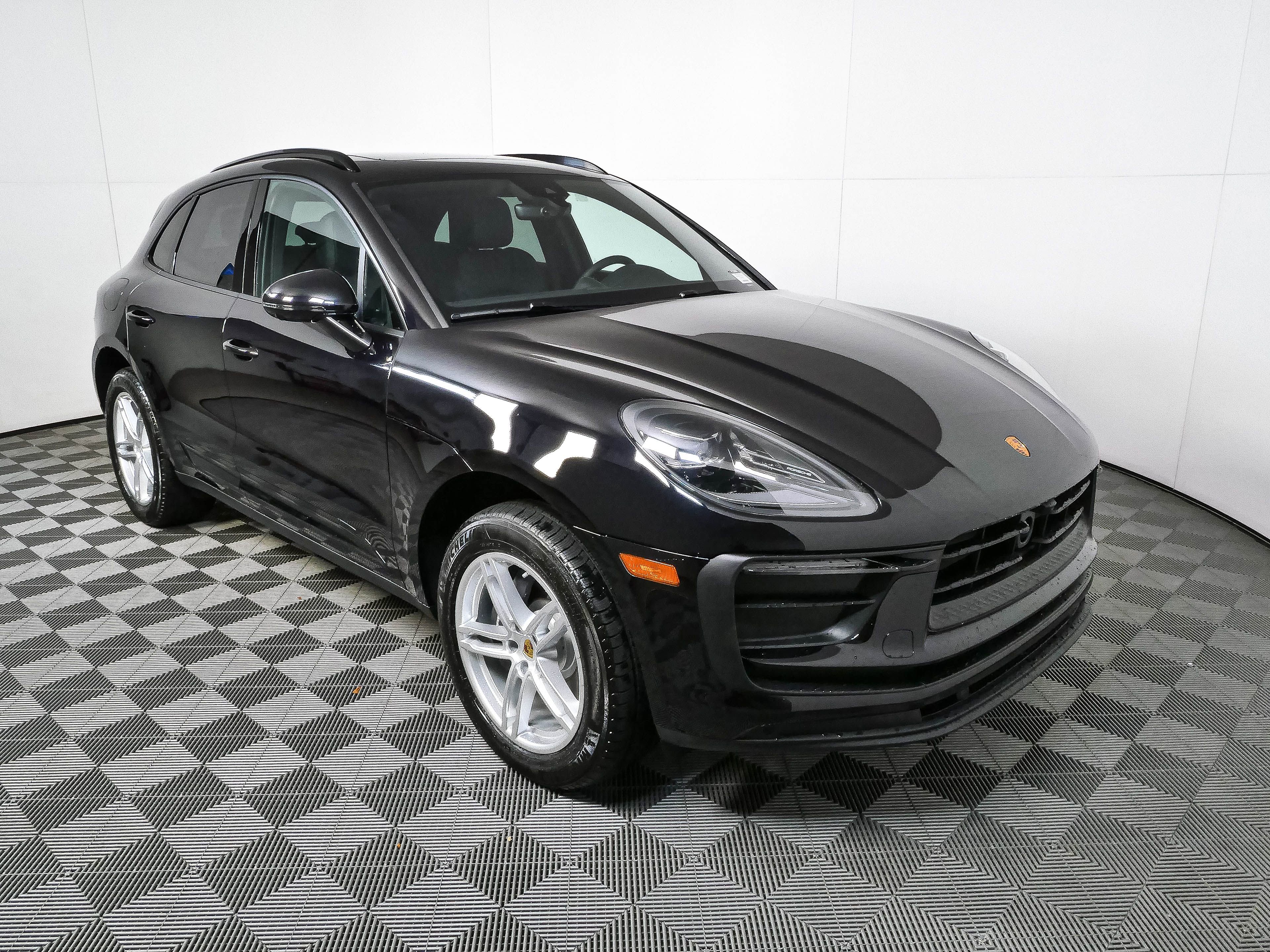 New 2026 Porsche Macan AWD/4WD image 27