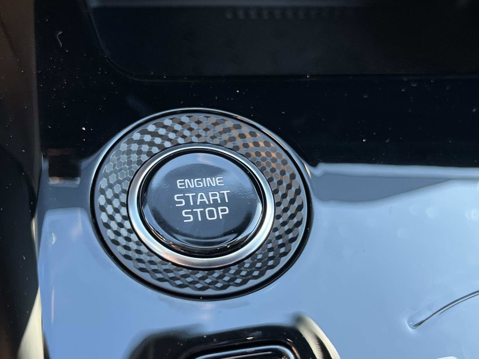 New 2025 Kia Niro EX w/ EX Cold Weather Package FWD image 31