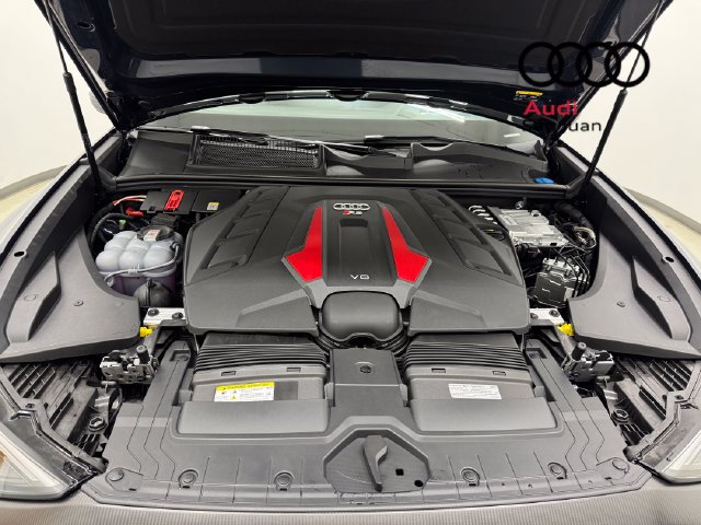 New 2027 Audi RS Q8 performance AWD/4WD image 4