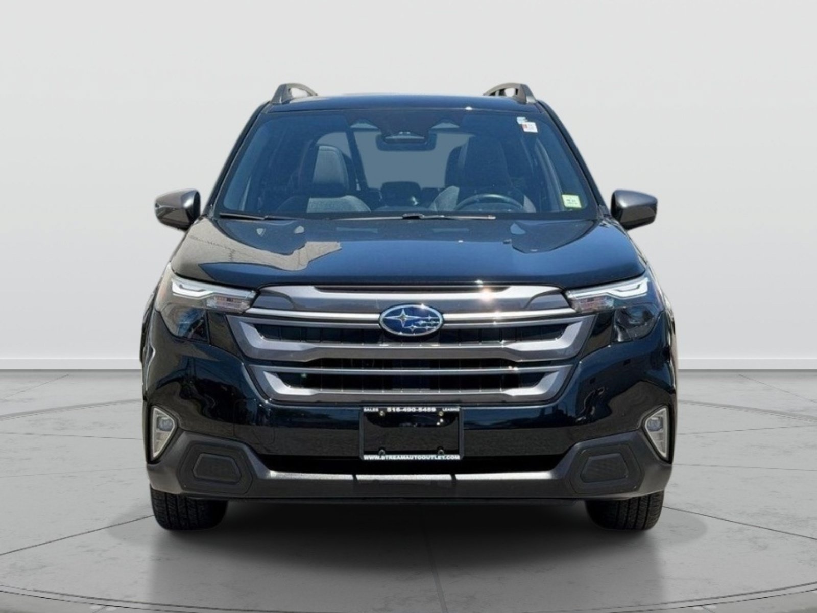 Used 2025 Subaru Forester Premium AWD/4WD image 2