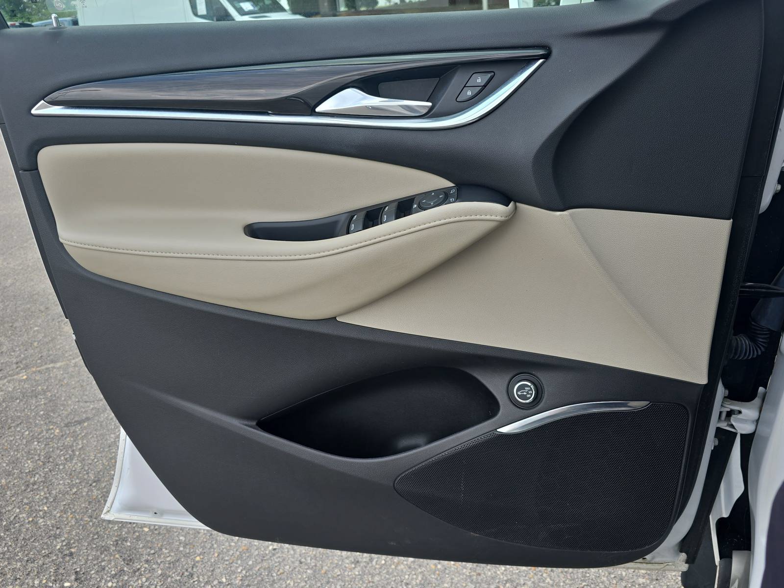 Used 2019 Buick Enclave Essence FWD image 28