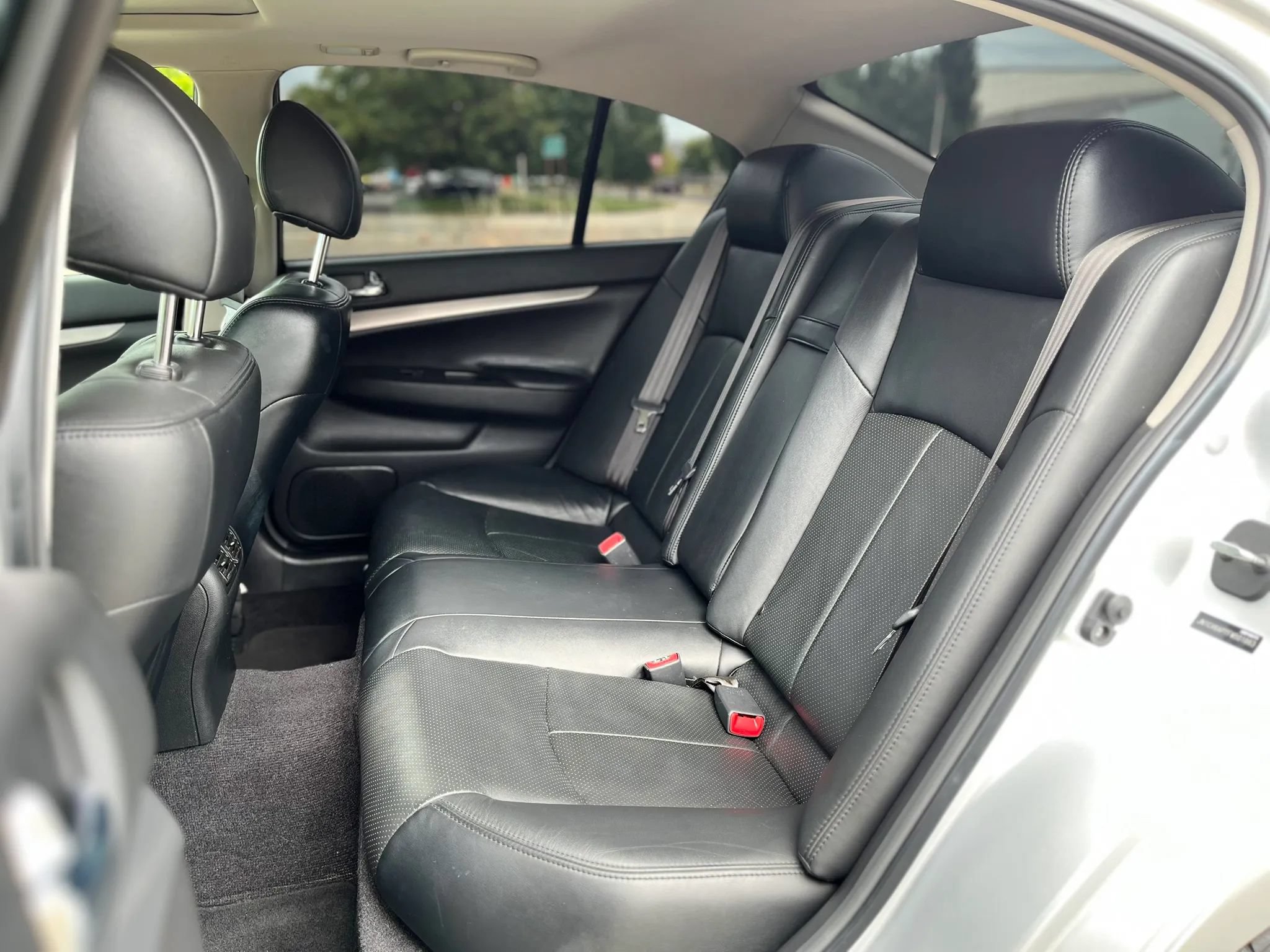Used 2015 INFINITI Q40 w/ Navigation Package RWD image 12