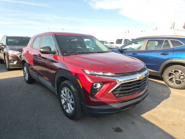 Used 2024 Chevrolet TrailBlazer LS w/ LS Convenience Package FWD image 3