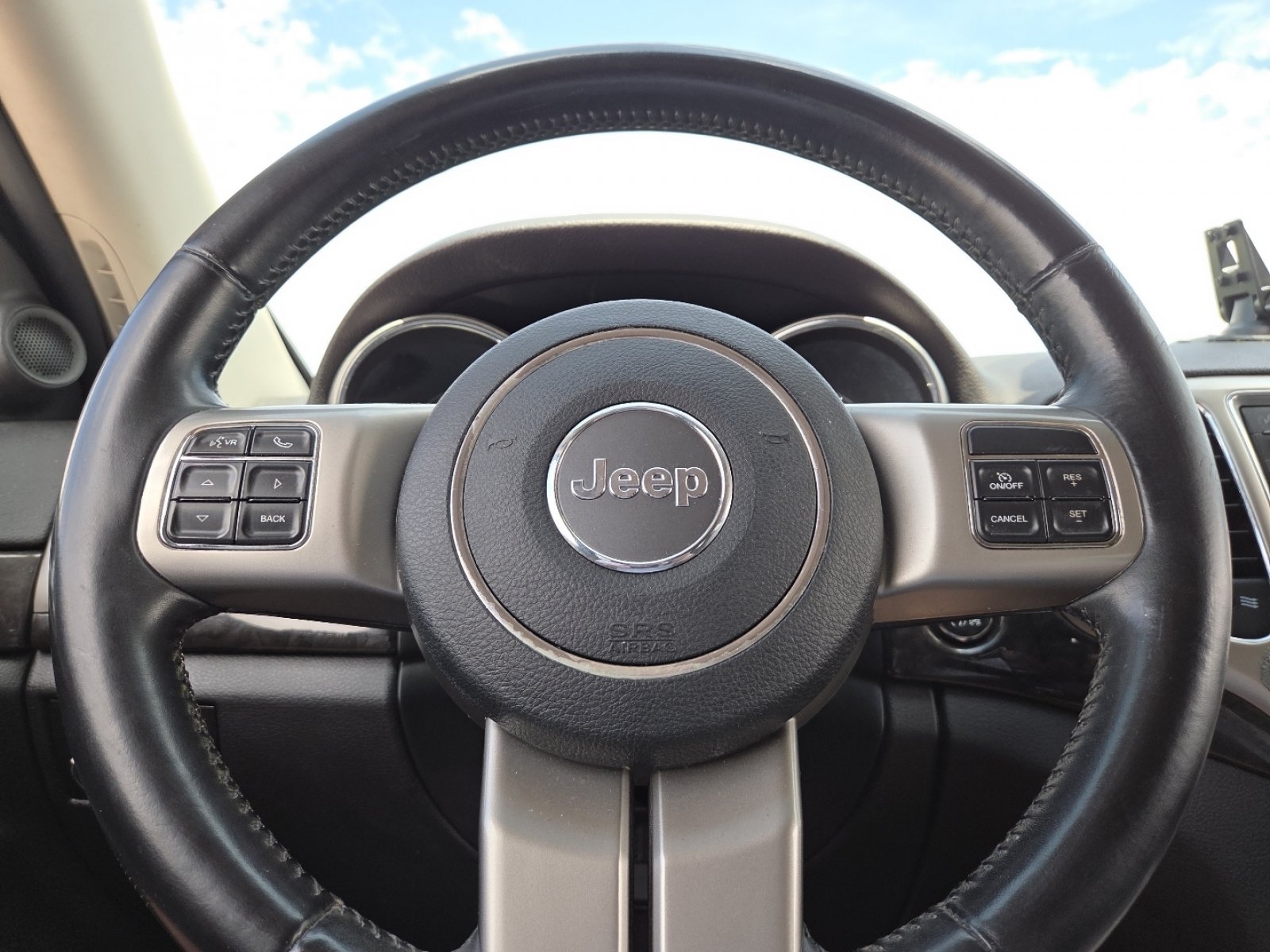 Used 2012 Jeep Grand Cherokee Laredo AWD/4WD image 25