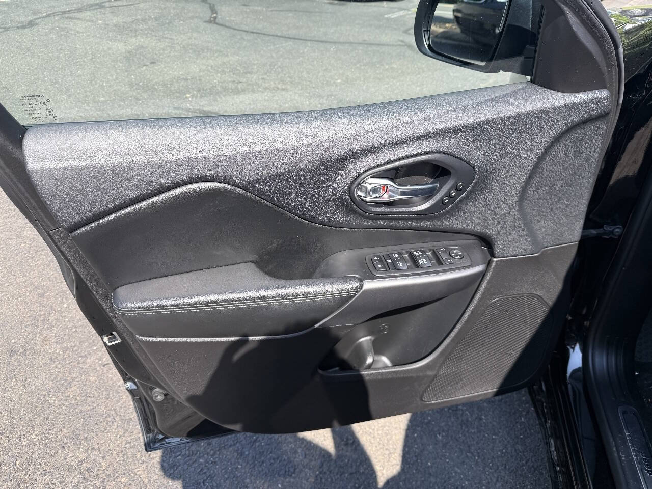 Used 2019 Jeep Cherokee High Altitude AWD/4WD image 7
