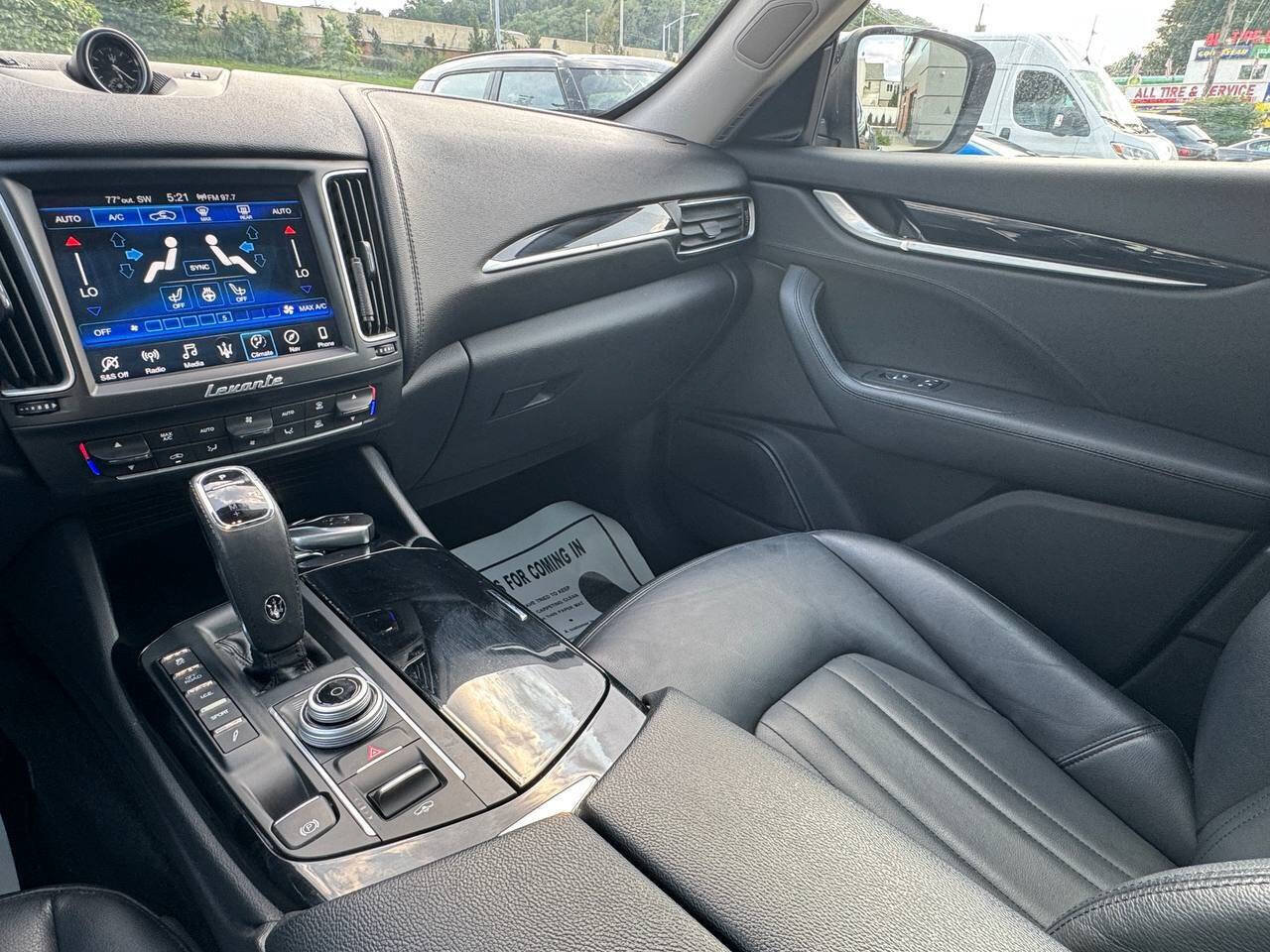 Used 2020 Maserati Levante S AWD/4WD image 18