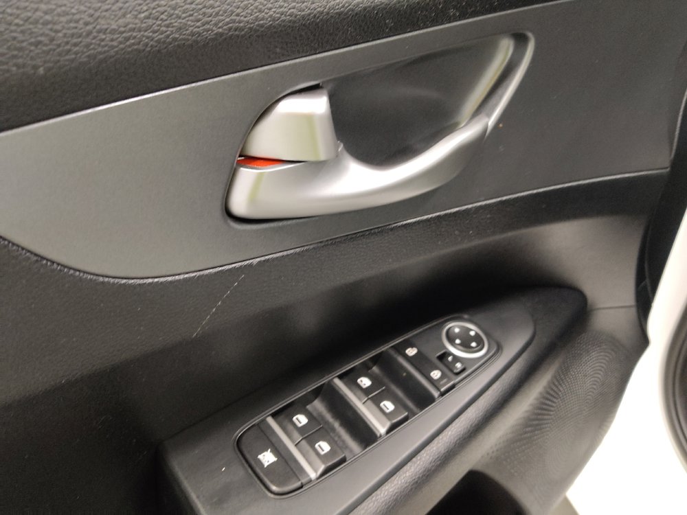 Used 2019 Kia Forte LXS image 27