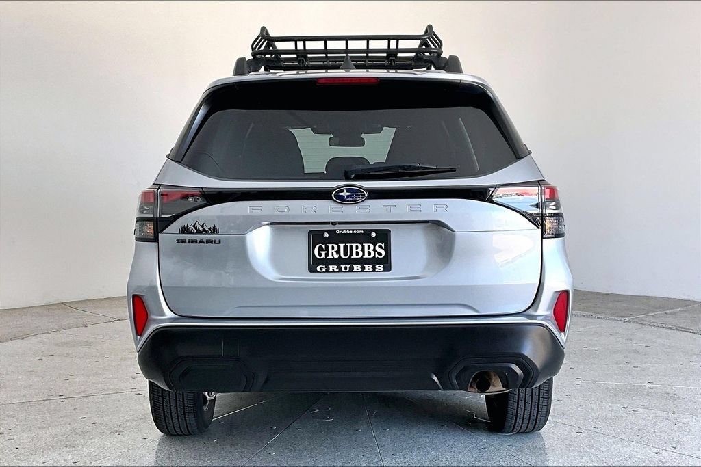 Used 2025 Subaru Forester Premium AWD/4WD image 4