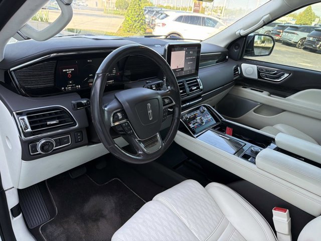 Used 2020 Lincoln Navigator Black Label w/ Cargo Convenience Package AWD/4WD image 15