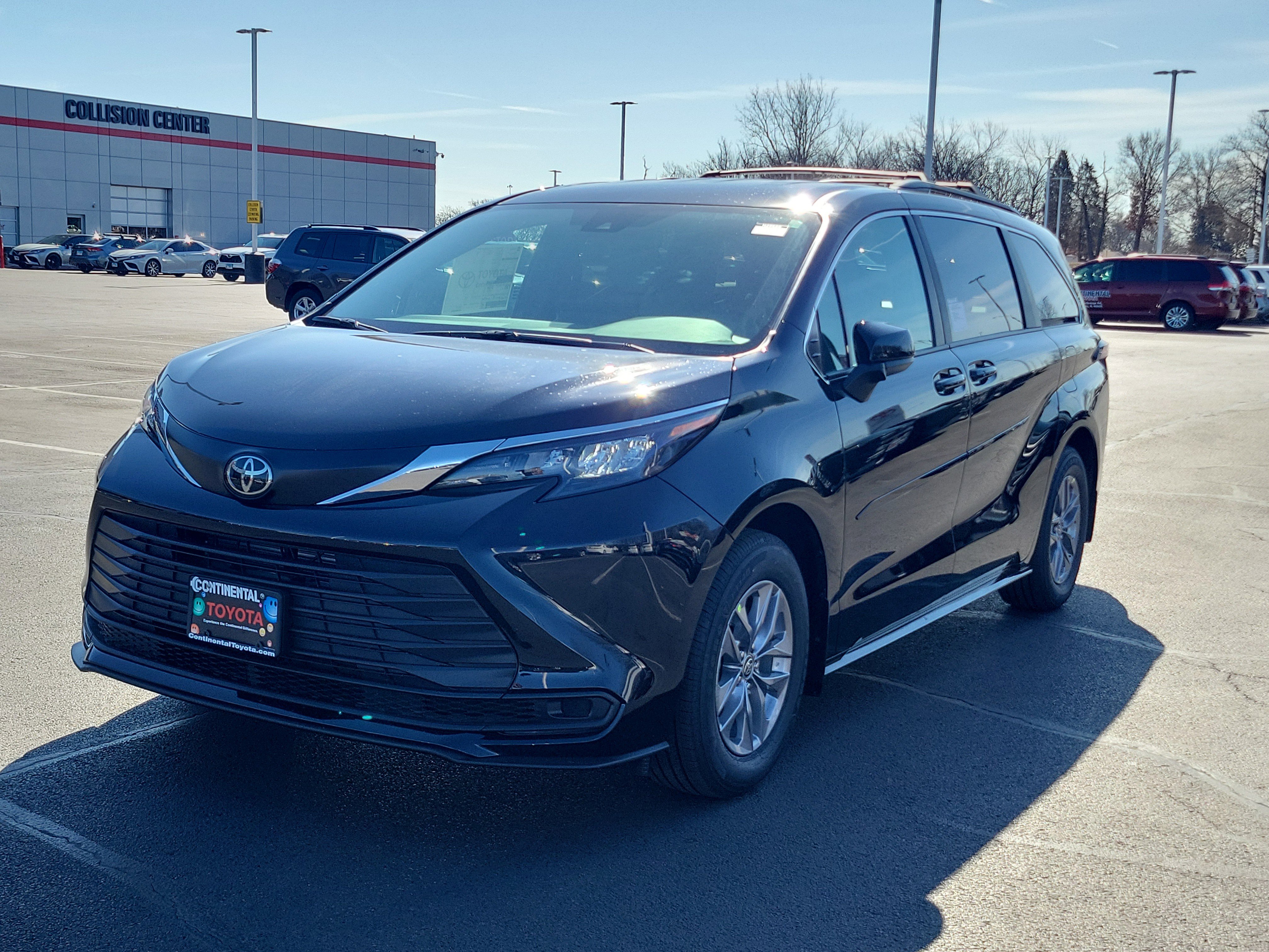 New 2026 Toyota Sienna LE image 3