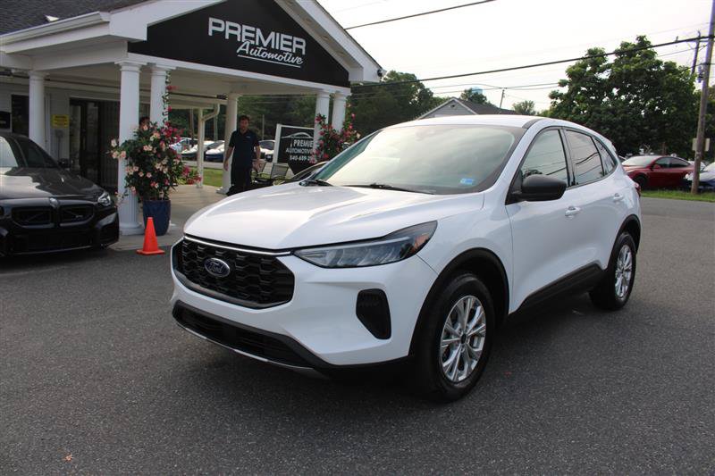 Used 2025 Ford Escape Active AWD/4WD image 4