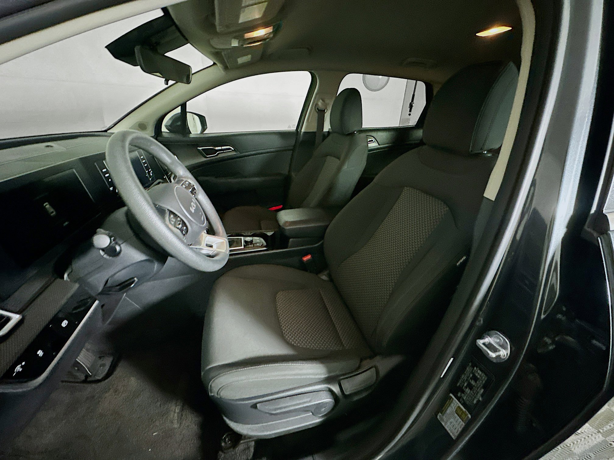 Used 2025 Kia Sportage LX image 13