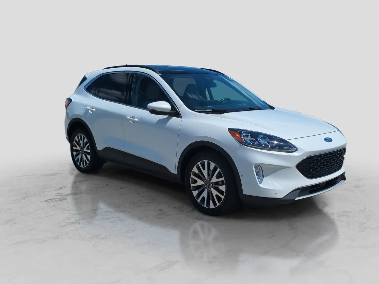 Used 2020 Ford Escape Titanium w/ Titanium Premium Package 2.0 AWD/4WD image 2