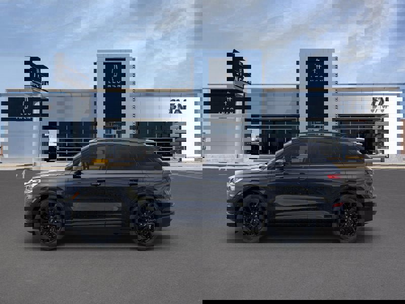 New 2023 Lincoln Corsair Reserve w/ Equipment Group 202A image 3