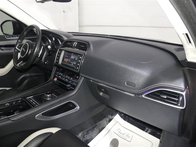 Used 2018 Jaguar F-PACE S AWD/4WD image 25