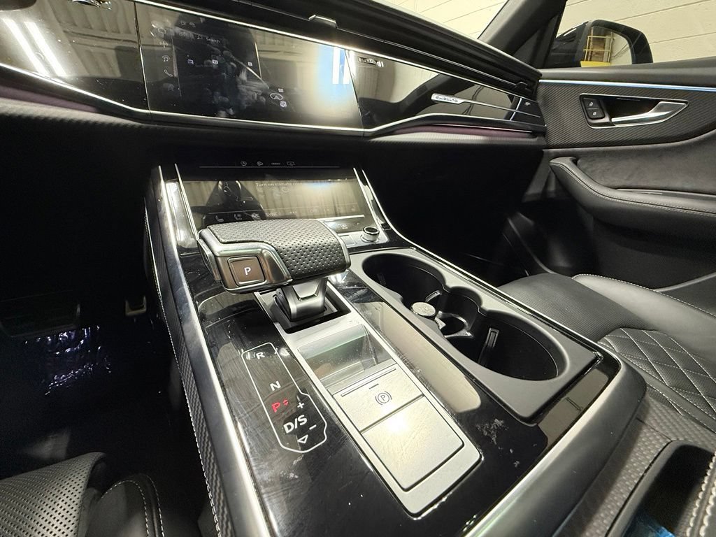 Used 2025 Audi SQ8 Premium Plus w/ 23" Wheel Package AWD/4WD image 34