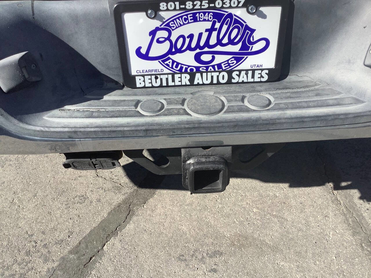 Used 2013 Toyota Tundra Grade 4x4 4dr CrewMax Cab Pick image 24