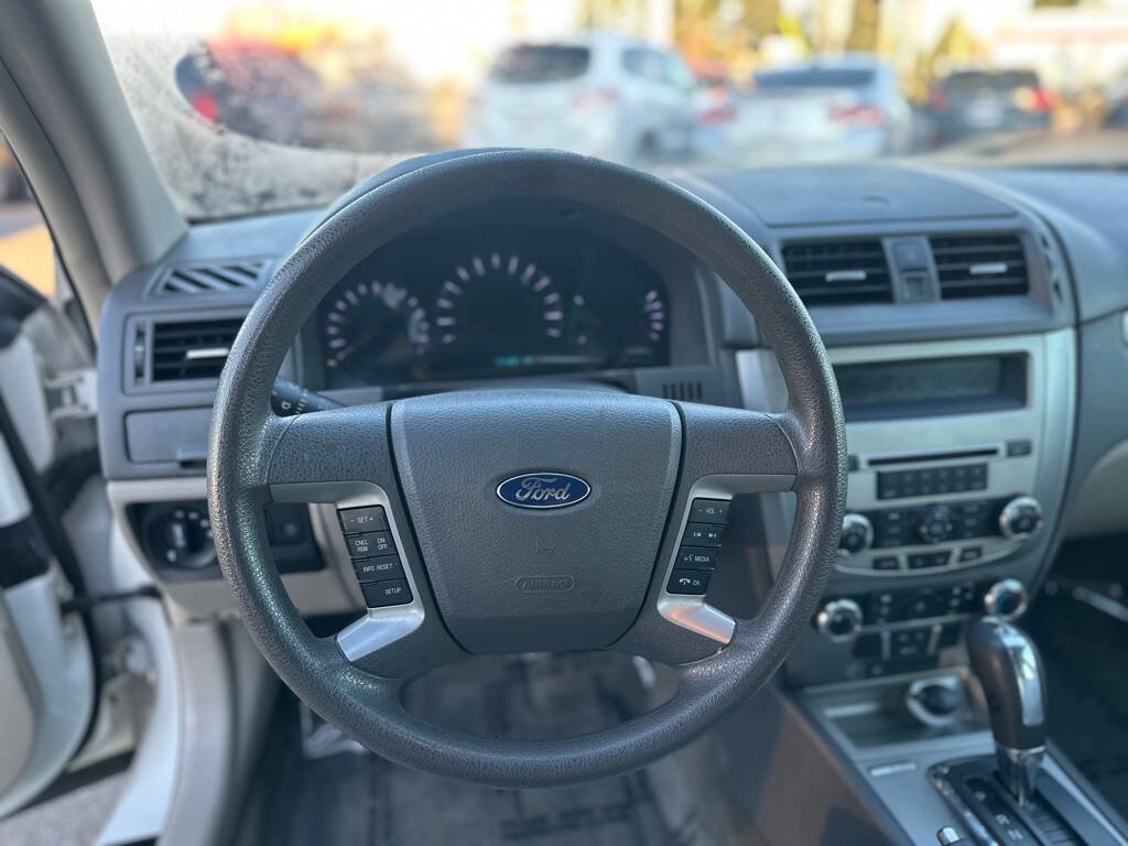 Used 2012 Ford Fusion SE image 16