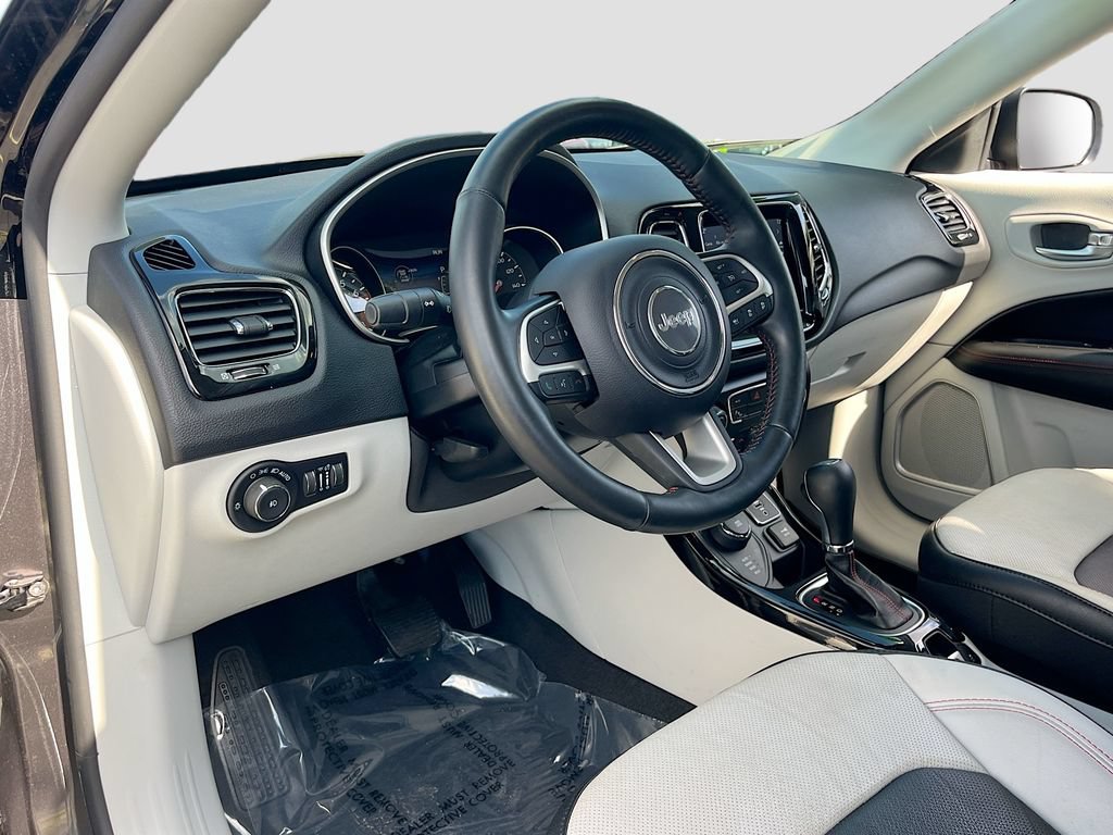Certified 2021 Jeep Compass Limited w/ Elite Exterior Group AWD/4WD image 9