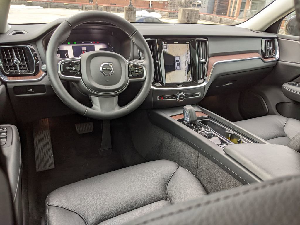 Certified 2025 Volvo V60 B5 Cross Country Plus image 12