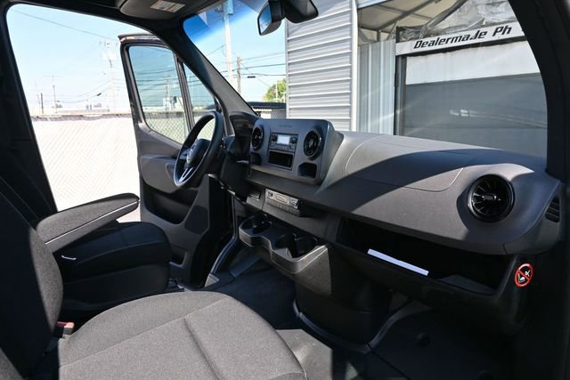 Used 2019 Mercedes-Benz Sprinter 2500 image 19