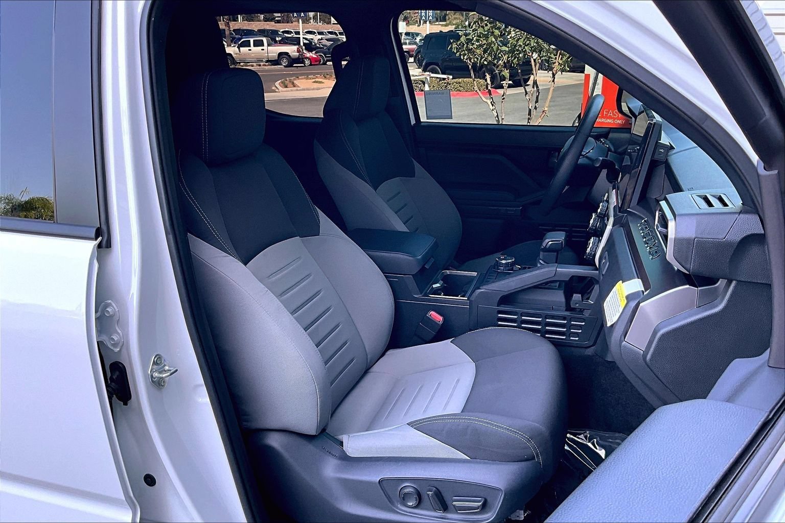 Used 2025 Toyota Tacoma TRD Sport w/ TRD Sport Upgrade Package AWD/4WD image 7