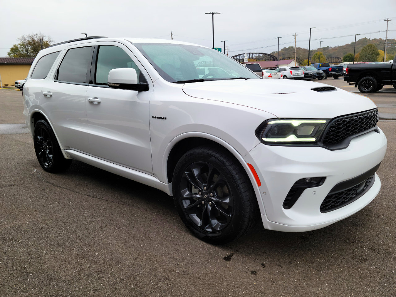 Used 2022 Dodge Durango R/T w/ Hemi Orange Plus Package image 3