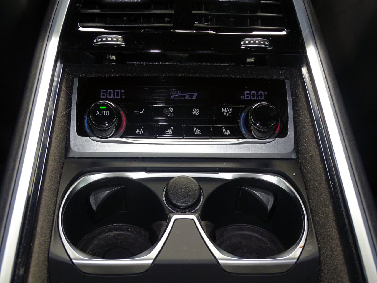 Used 2018 BMW 750i image 34
