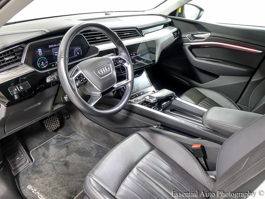 Used 2021 Audi e-tron Premium Plus w/ Premium Plus Package AWD/4WD image 12