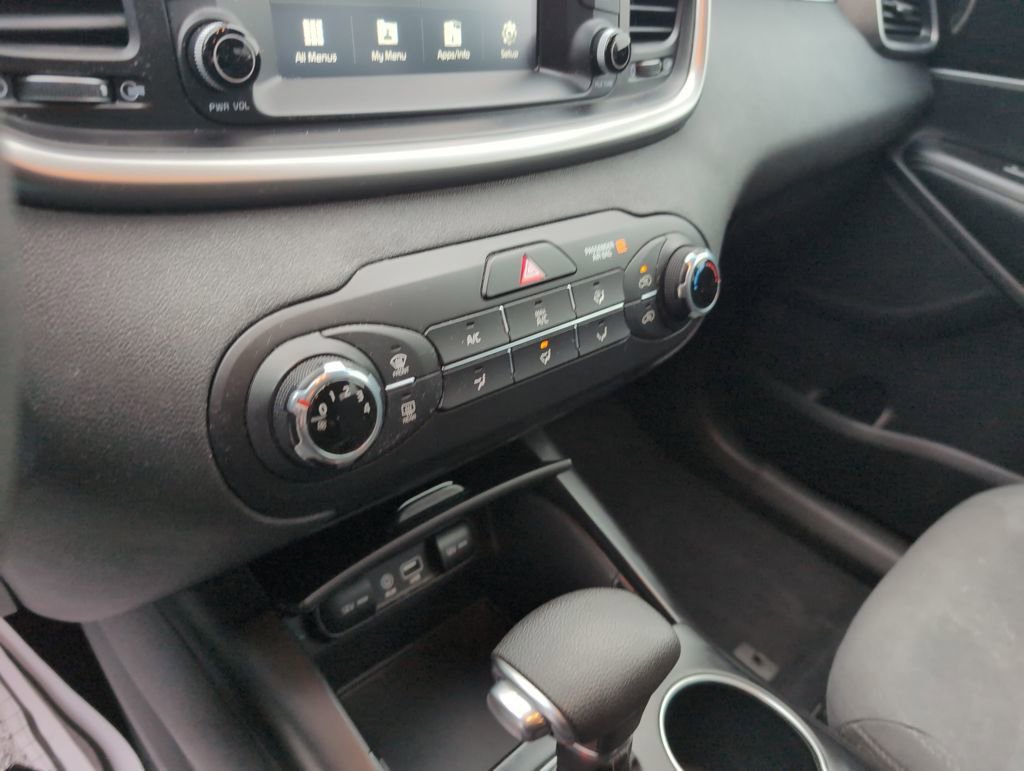 Used 2019 Kia Sorento LX image 19