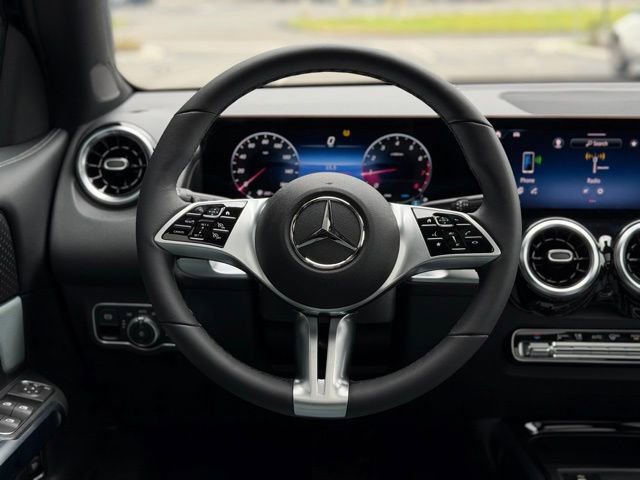 Used 2026 Mercedes-Benz GLB 250 4MATIC image 28