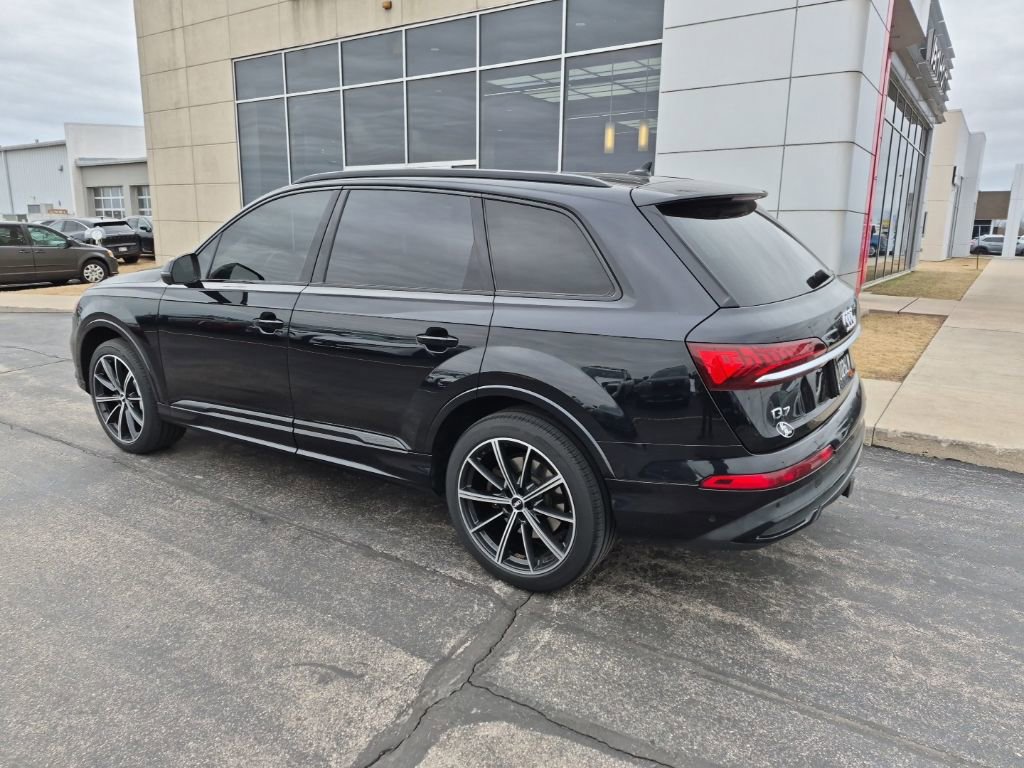 Used 2020 Audi Q7 3.0T Premium Plus w/ Premium Plus Package AWD/4WD image 3