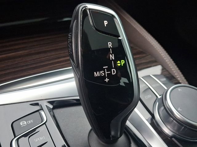 Used 2019 BMW 540i w/ M Sport Package image 13
