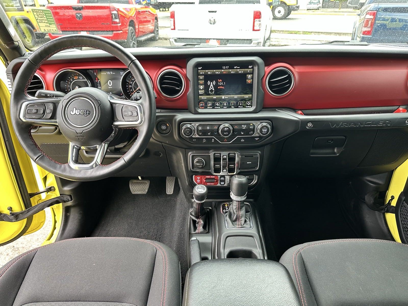 Used 2023 Jeep Wrangler Unlimited Rubicon w/ Cold Weather Group AWD/4WD image 12