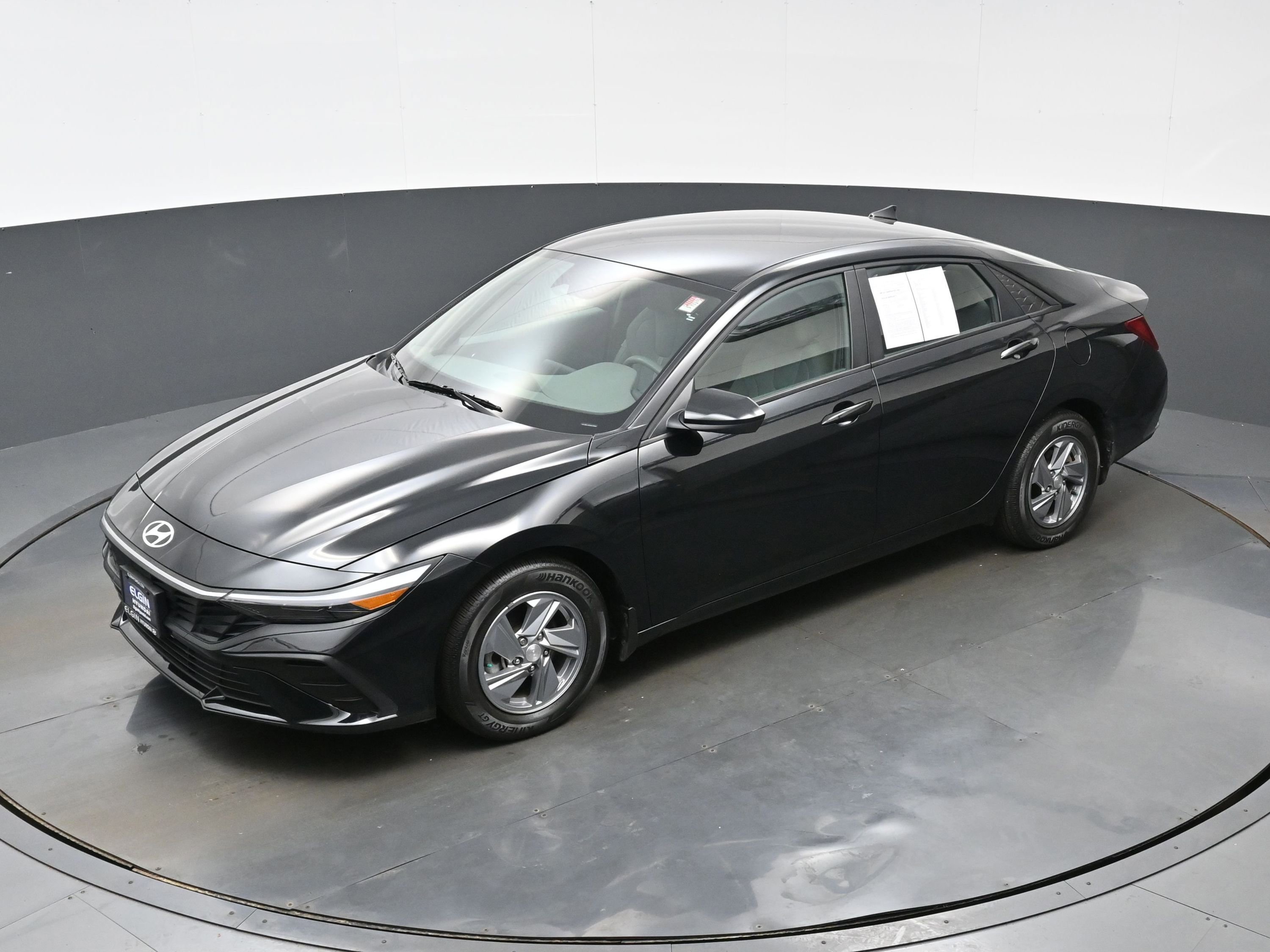 Used 2024 Hyundai Elantra SE FWD image 30